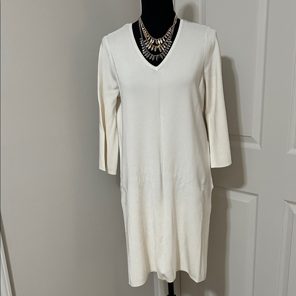 NWT Chico's Size 2P (regular size LP) Cream Long Sleeve V-Neck Tunic